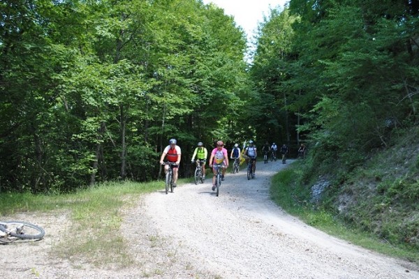 sport e svago podere verdi colline sport e svago podere verdi colline